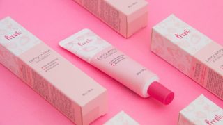 ピンクの美容プロダクト(スキンケア用品)