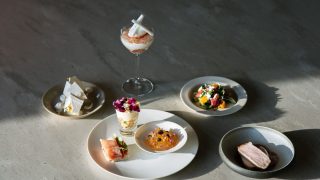 美しく盛り付けられたフレンチのプレート料理